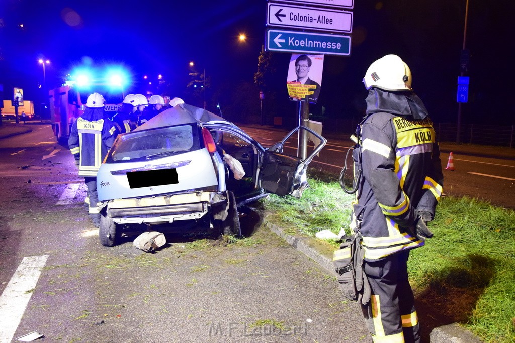 Schwerer VU Koeln Dellbrueck Bergisch Gladbacherstr Herler Ring P042.JPG - Miklos Laubert